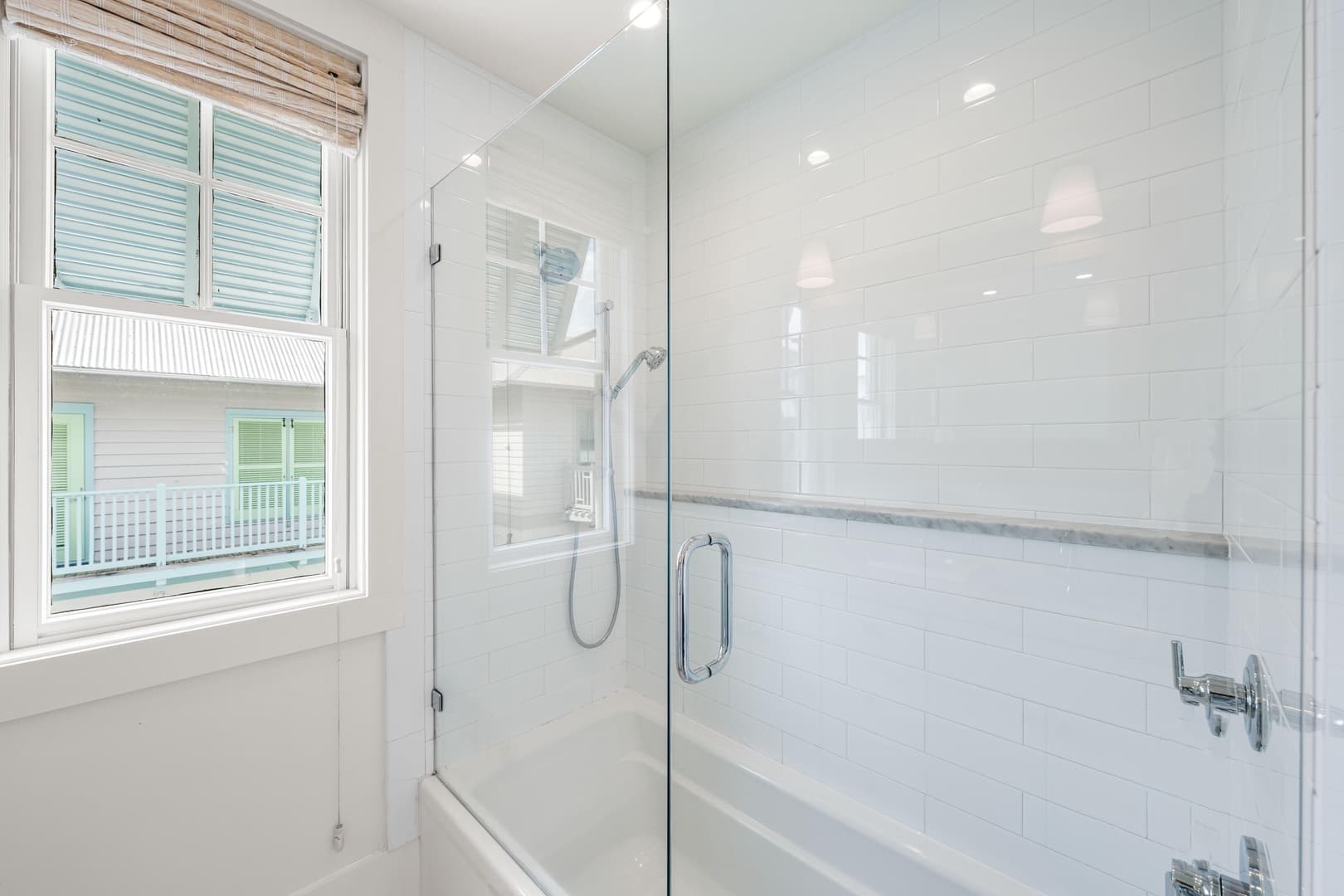 YOLO Cottage & Carriage - Image 30