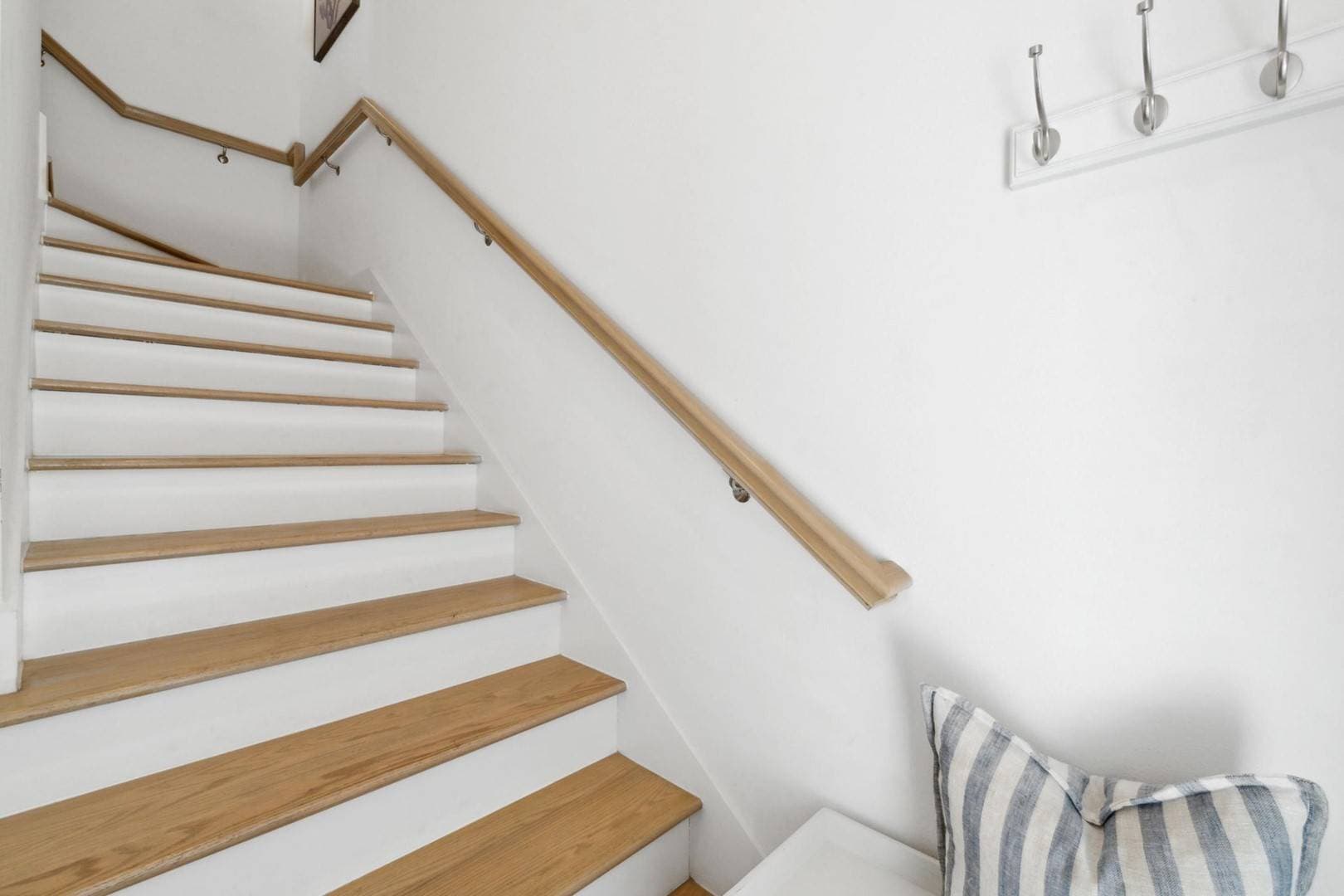 Emerald Waves - Image 19