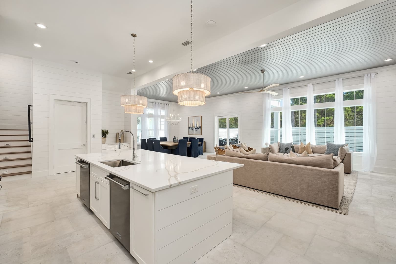 Oz by The Sea - Image 11