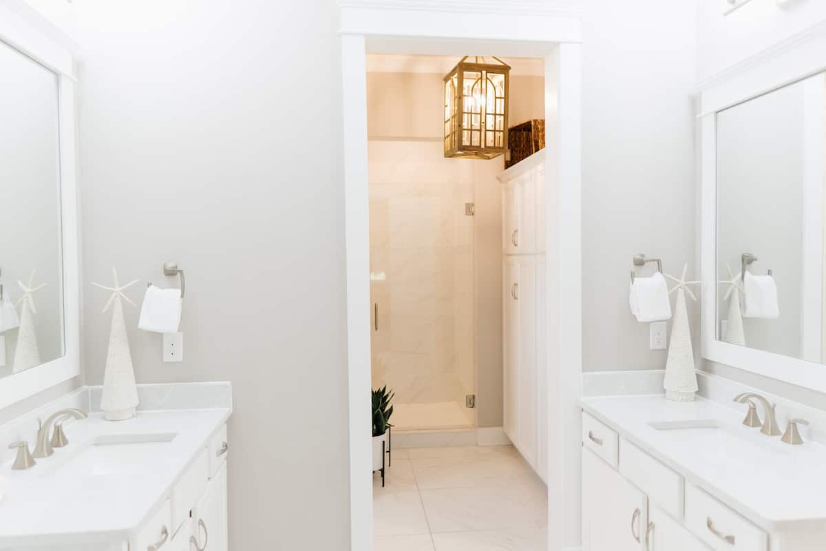 Serenity by the Sea - Image 18