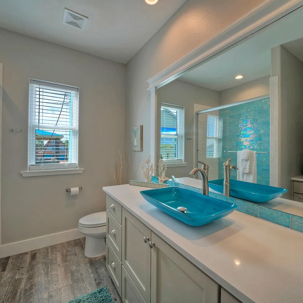 Bourbon Breeze - Image 17