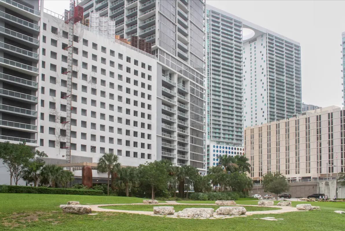 Iconic Views - Image 14