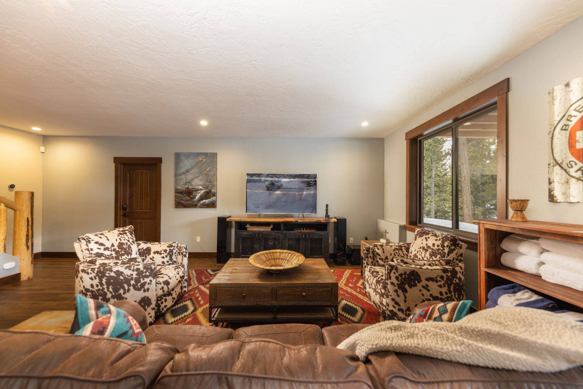 Pine Ridge Cabin - Image 15