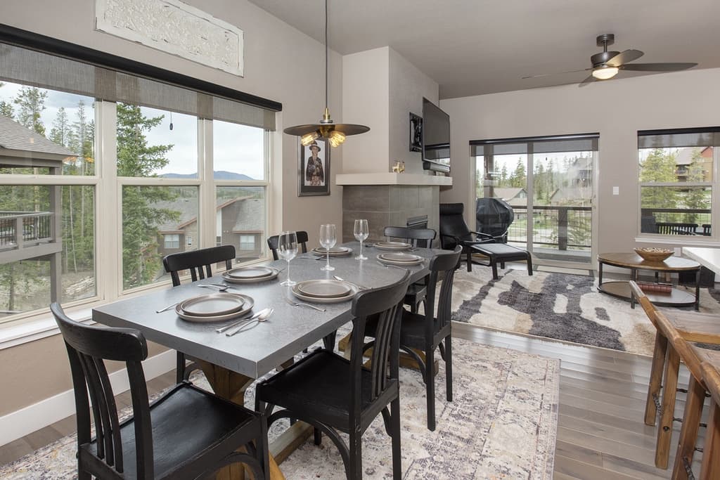 Sunset Summit Townhome - Image 3