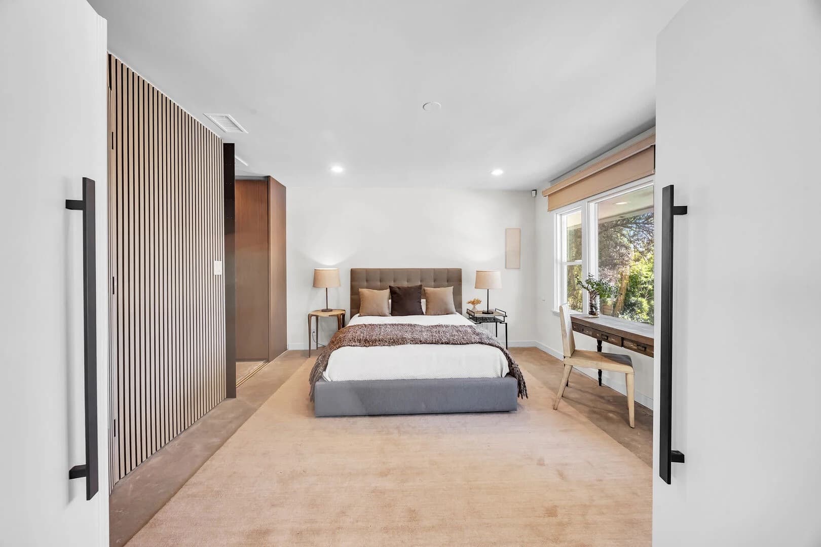 Sunset Plaza View - Image 16