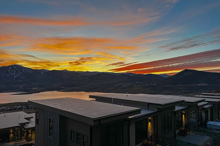 Luxury Hideout Overlook - Image 33