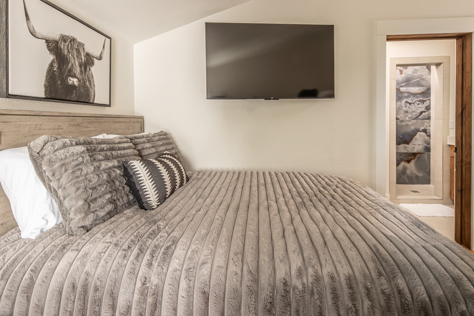 Lone Mountain Lookout - Image 20