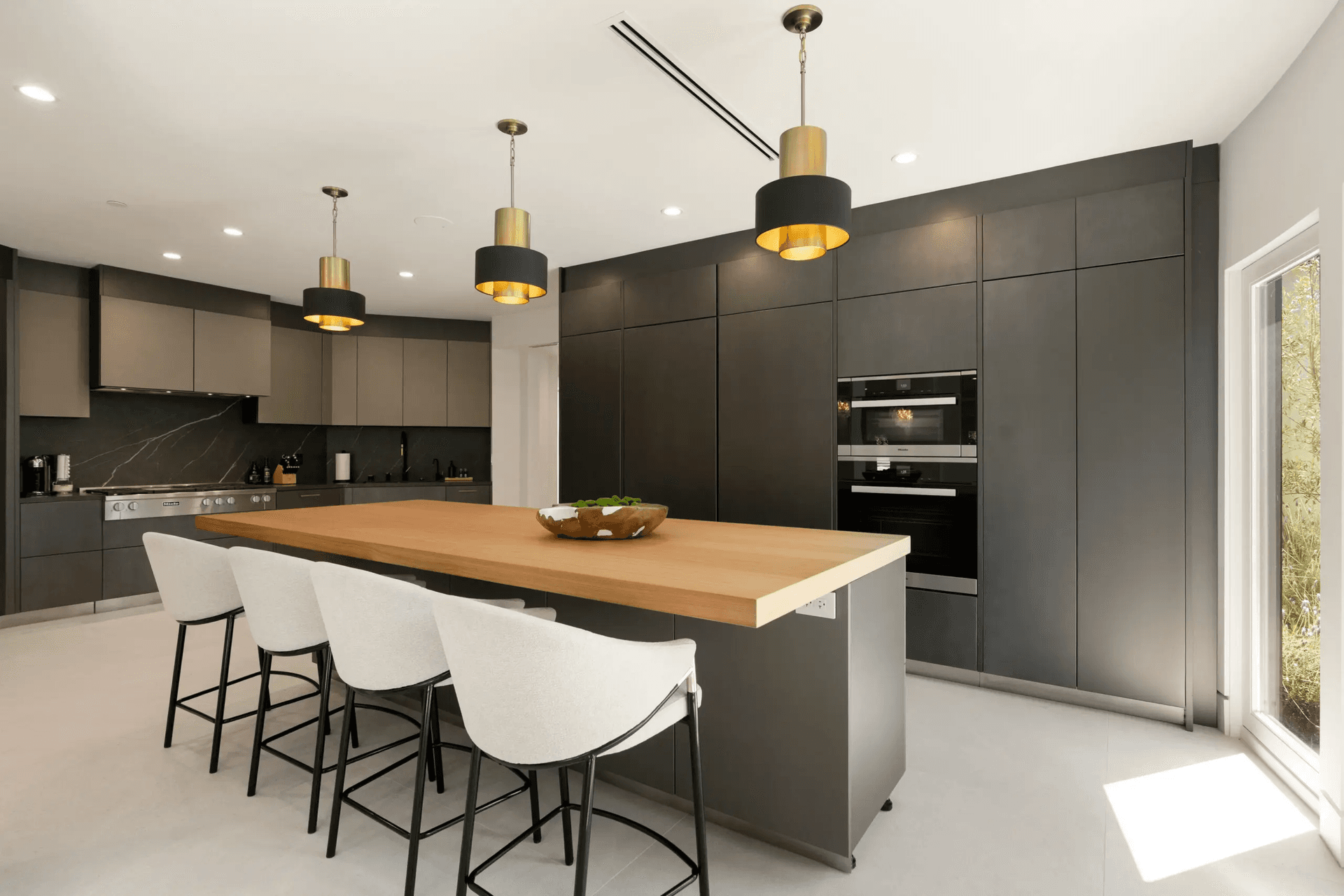 Noble Crest - Image 5