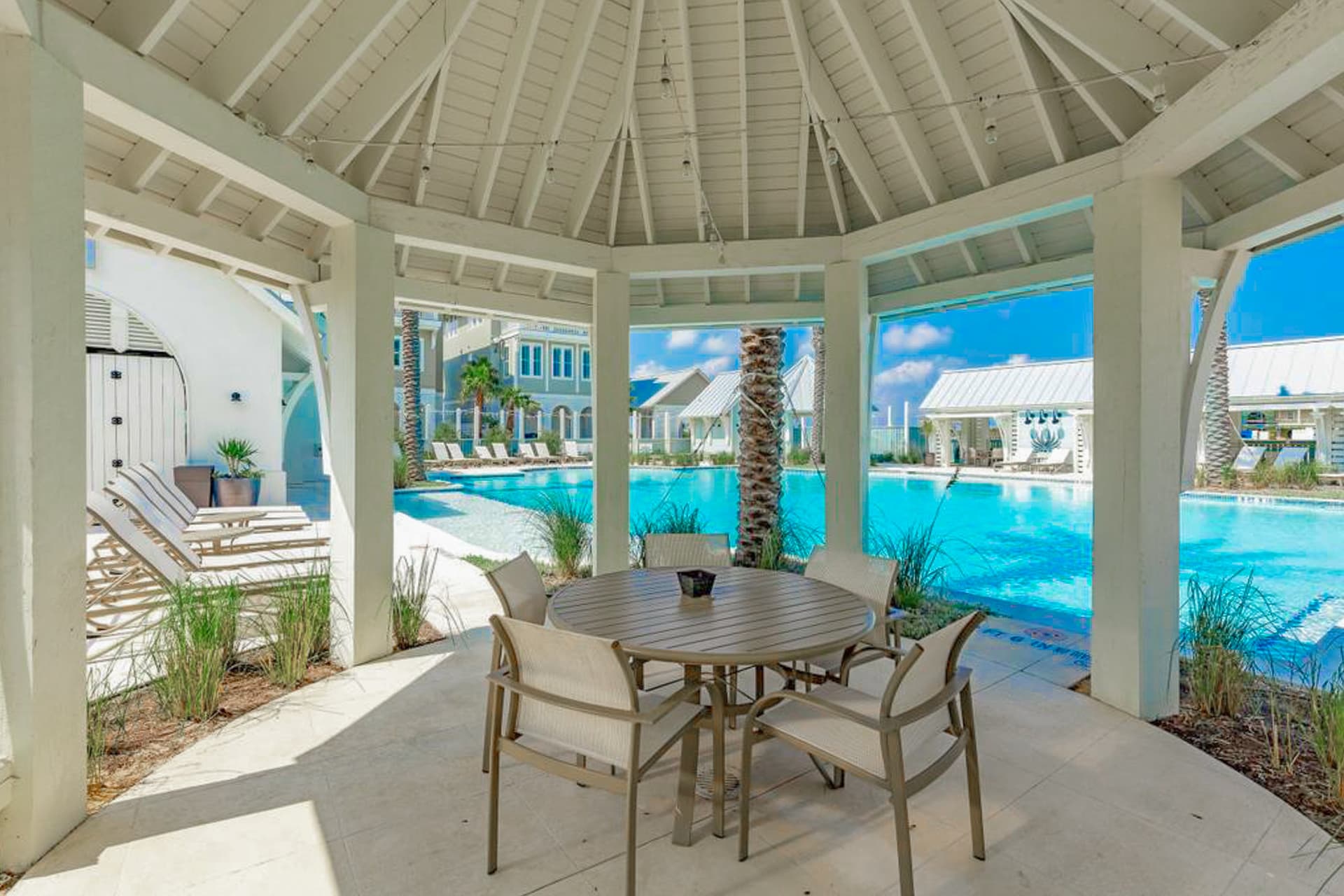 Grey Pelican Place - Image 29