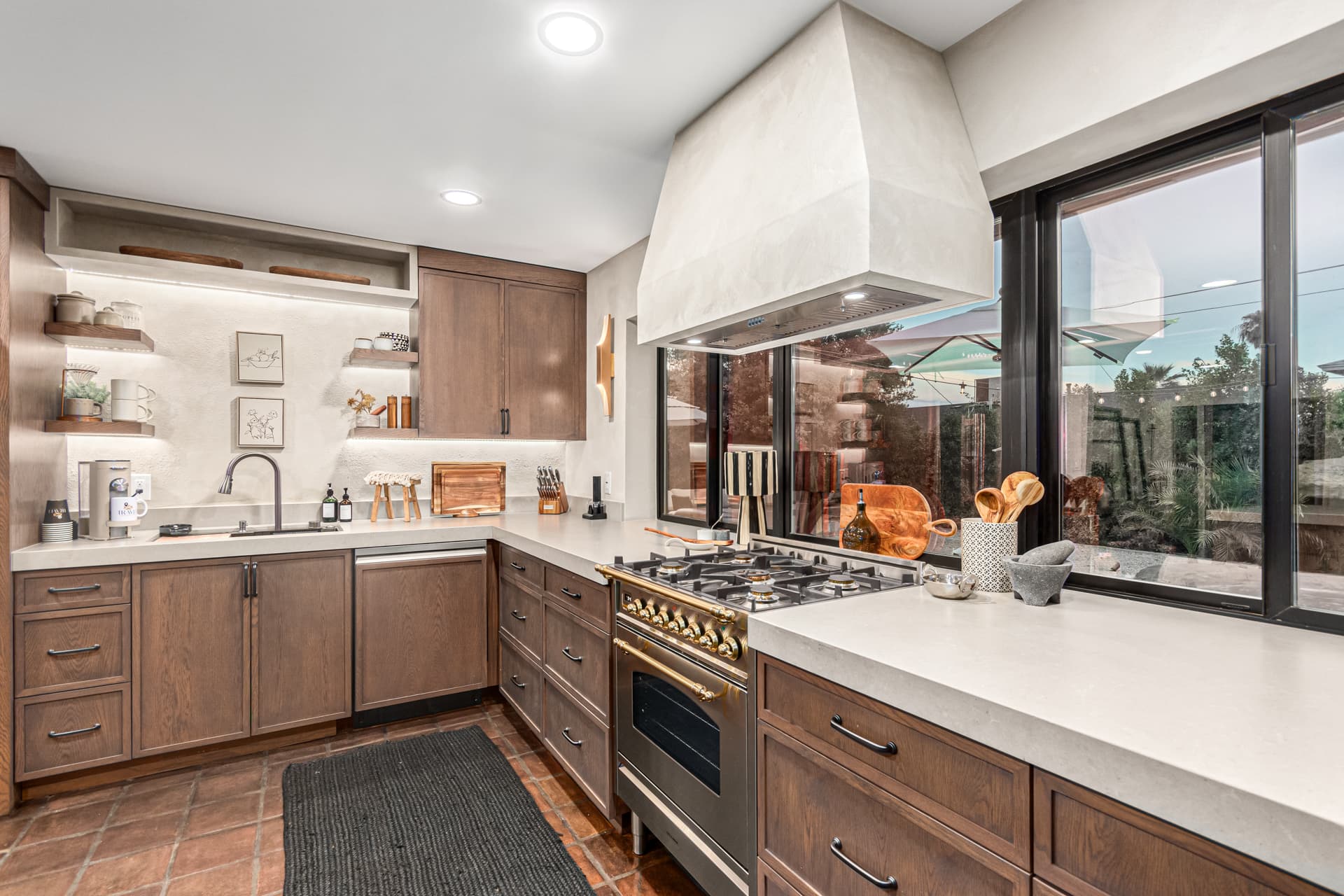 SolaNova Retreat - Image 9