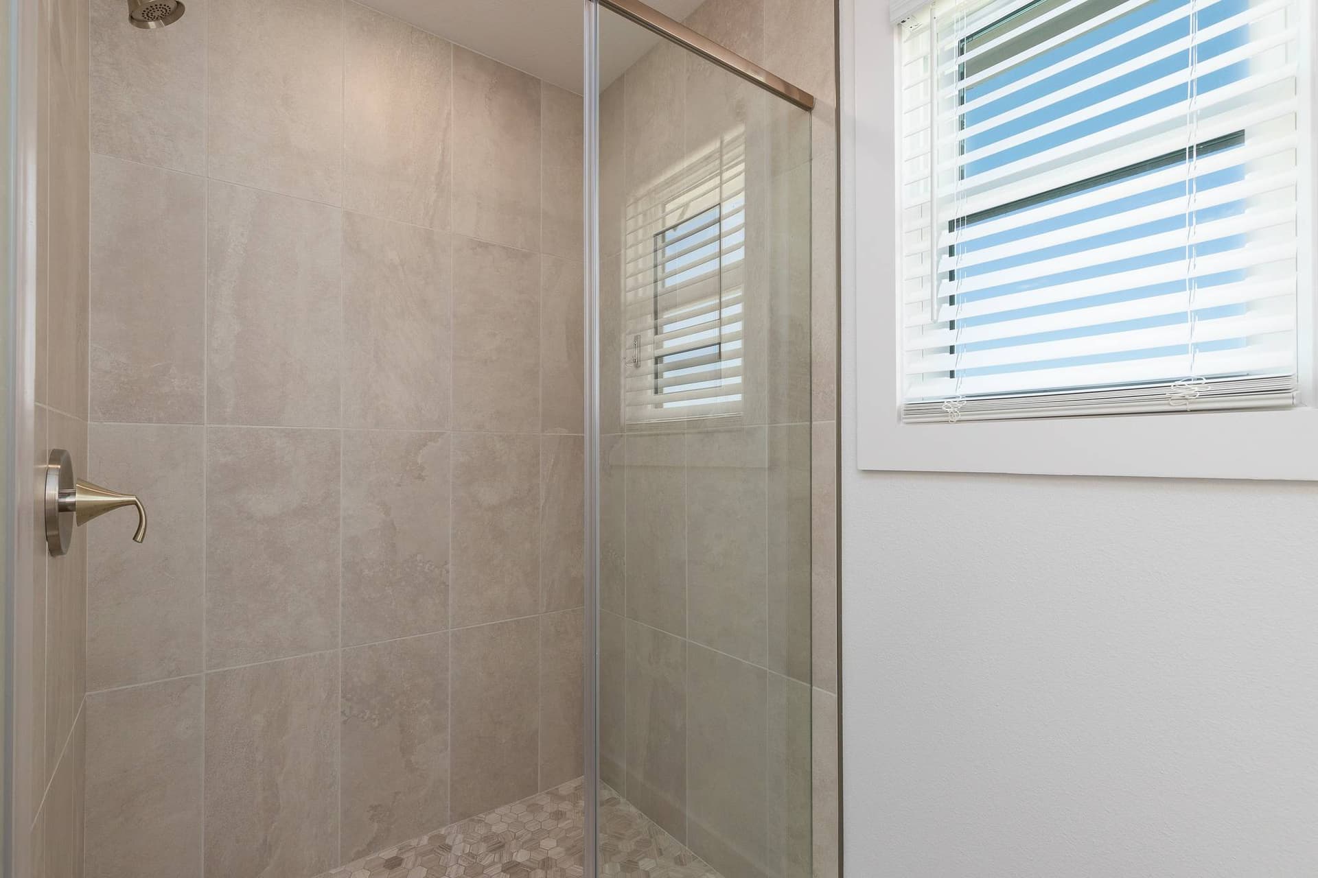 Skiff House - Image 12