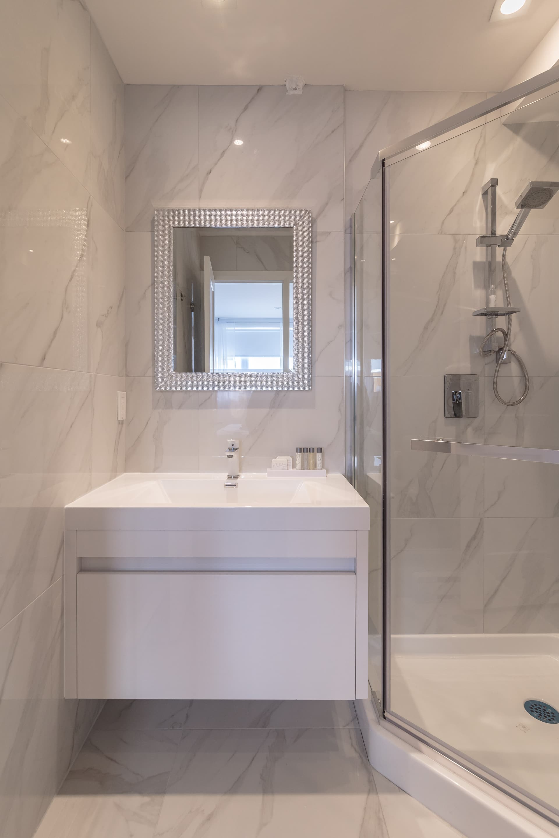 Lincoln Home - Image 59