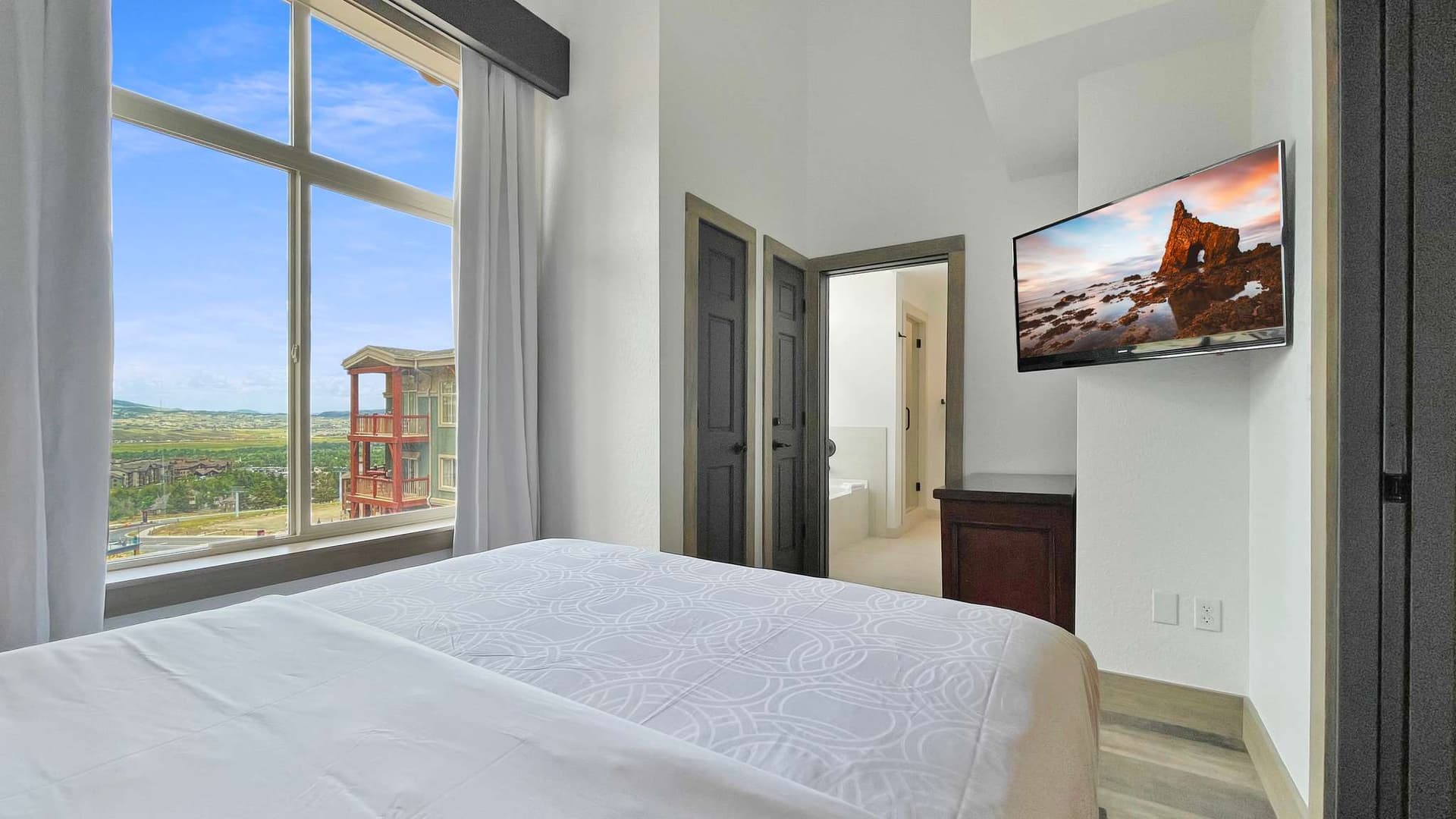 Sneaux Shack - Image 32