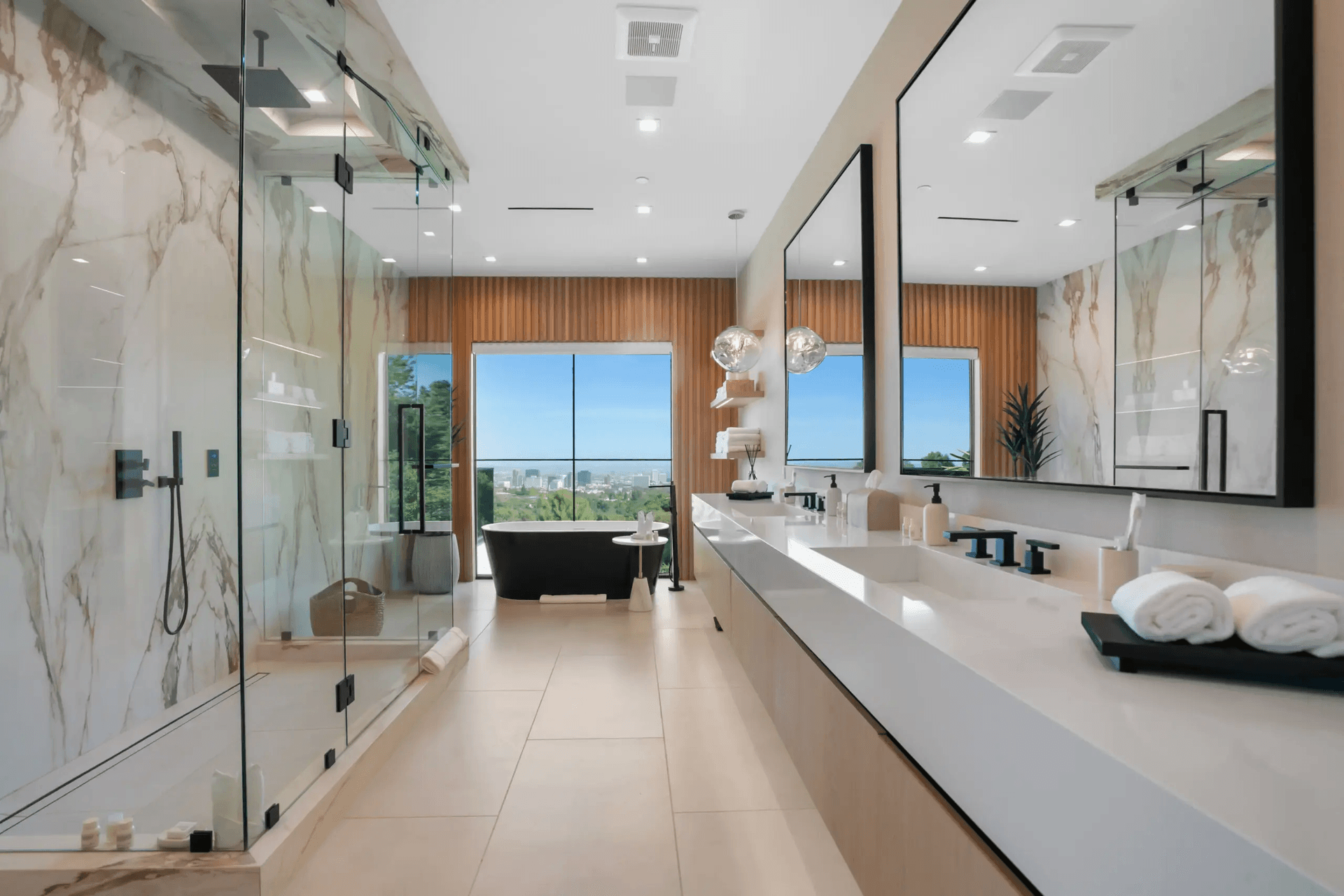 Linda Flora - Image 38