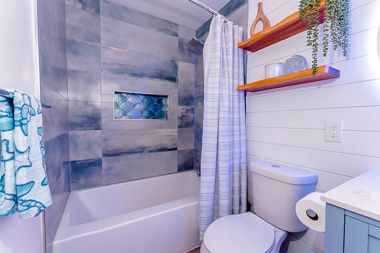 Déjà Blue - Image 17