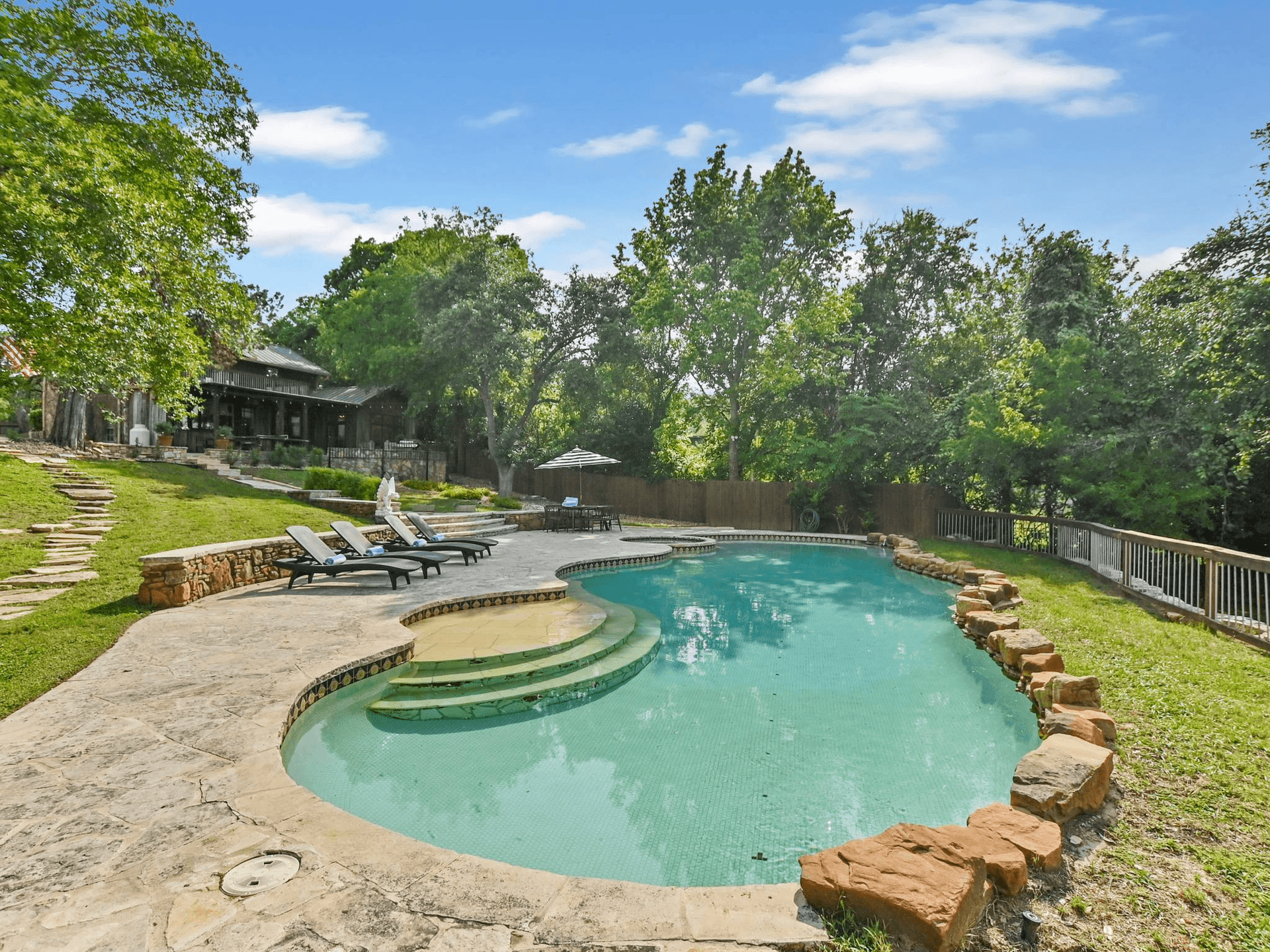 Escape on Lake Travis - Image 1