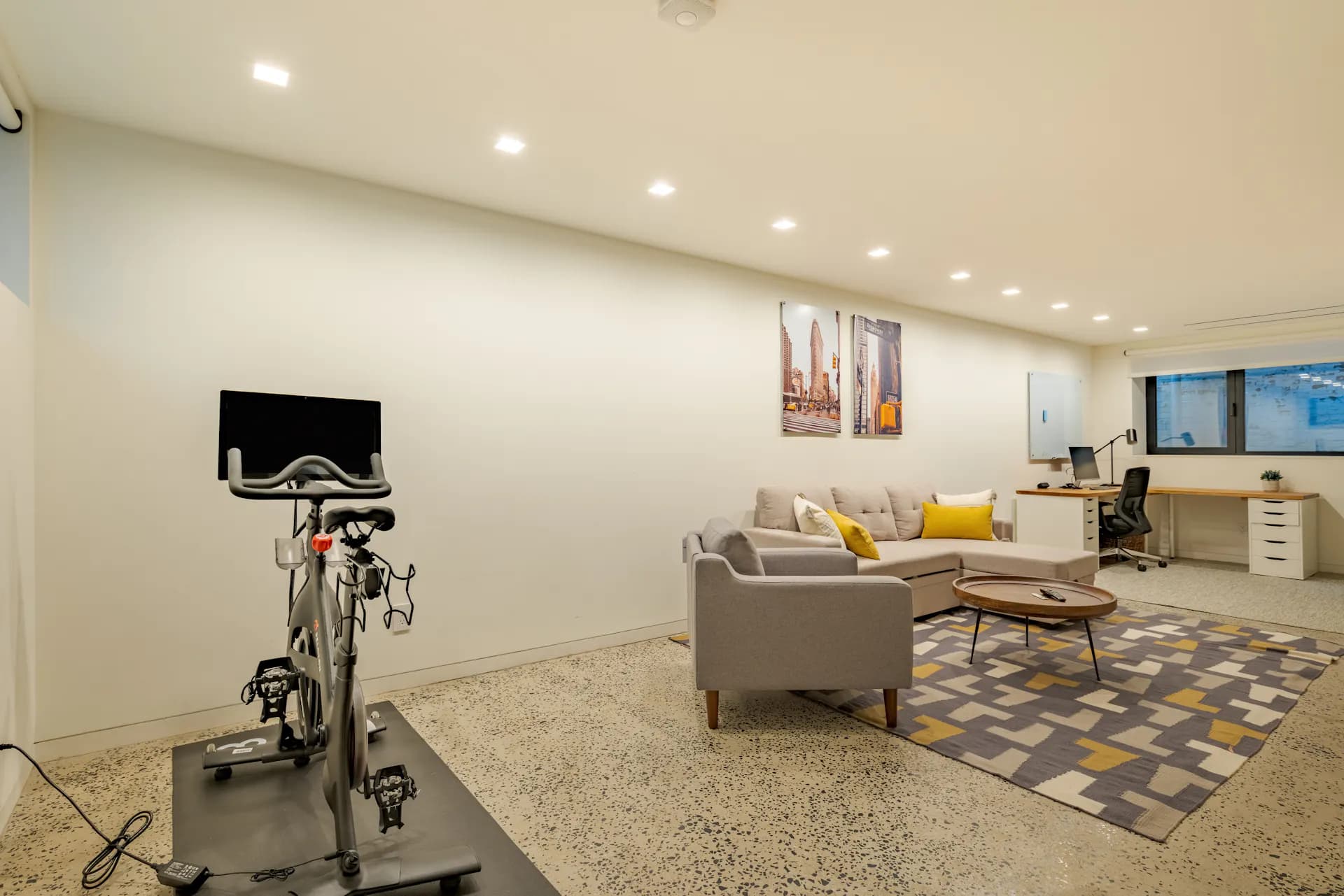 Empire House - Image 10