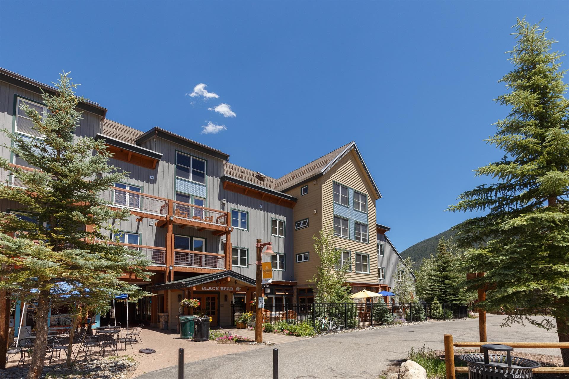 Bear Residence - Image 18