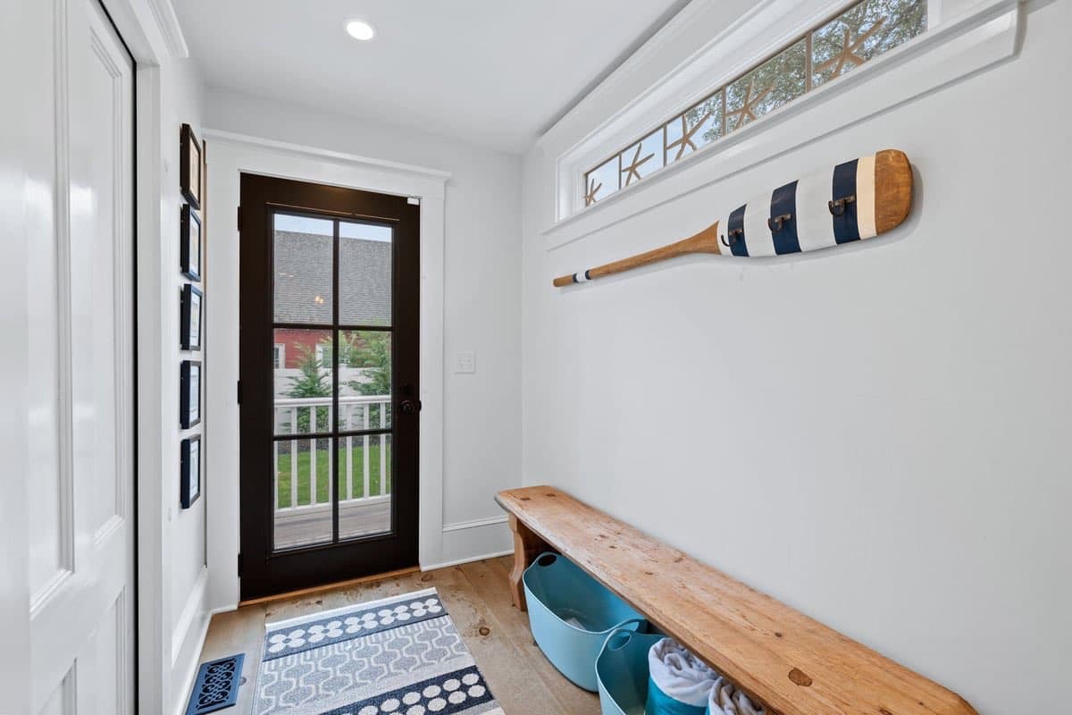 Cross Street Retreat - Image 9