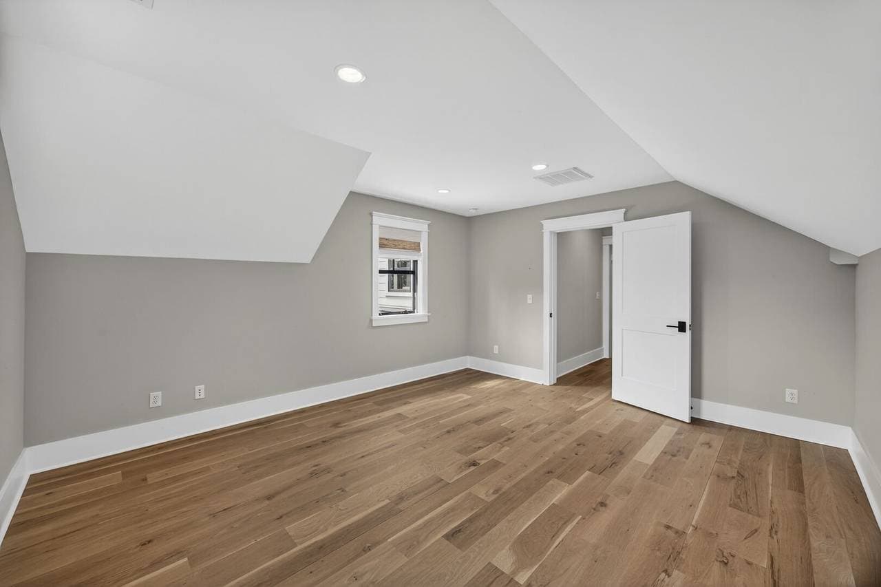 IOP Escape at 26th Avenue - Image 31