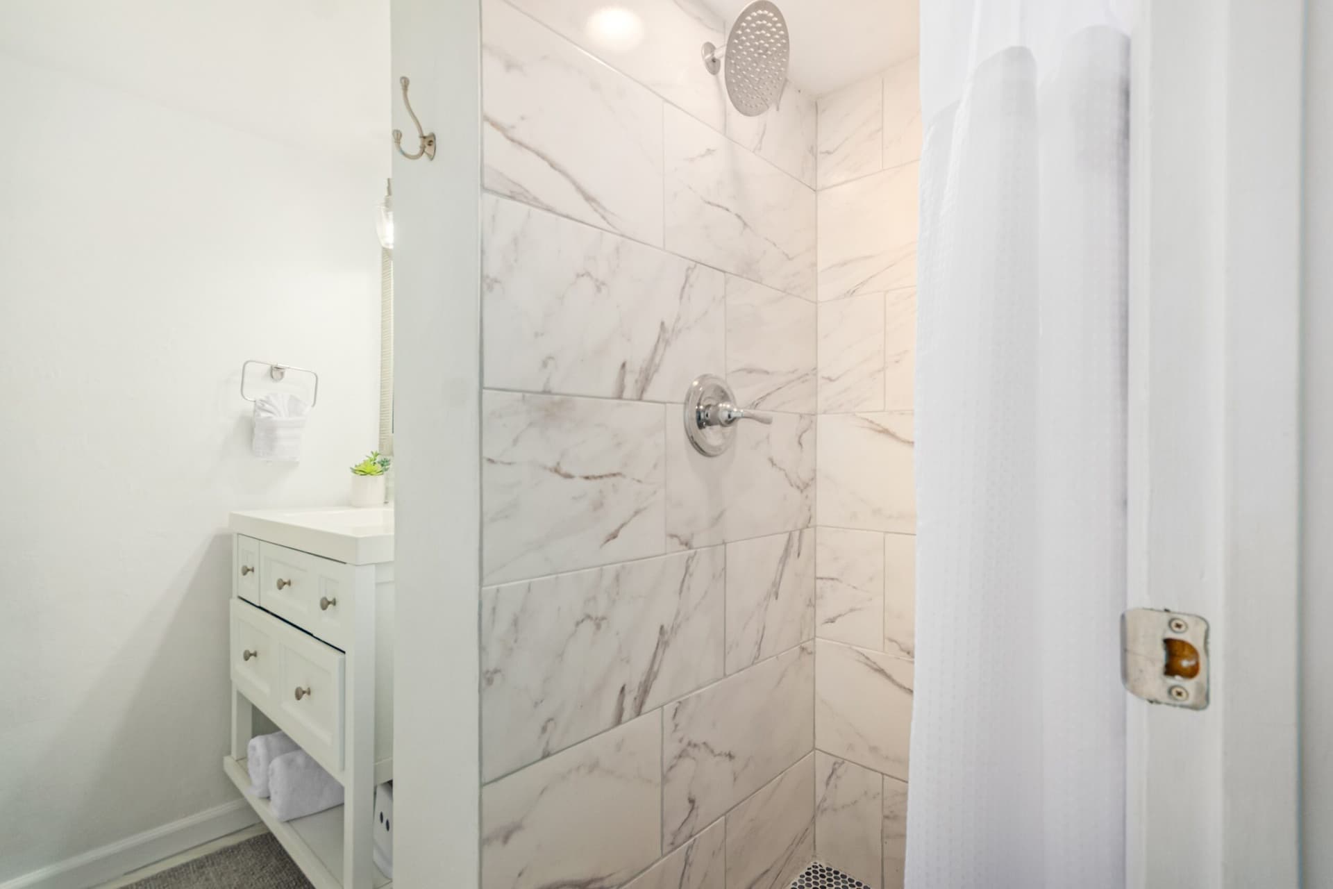 Camelback House - Image 19