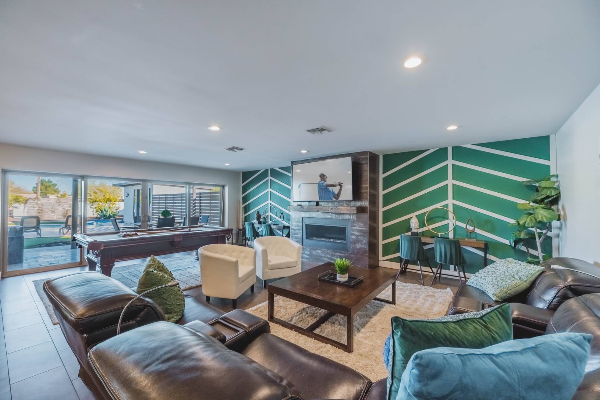 Luxe Resort Retreat - Image 4