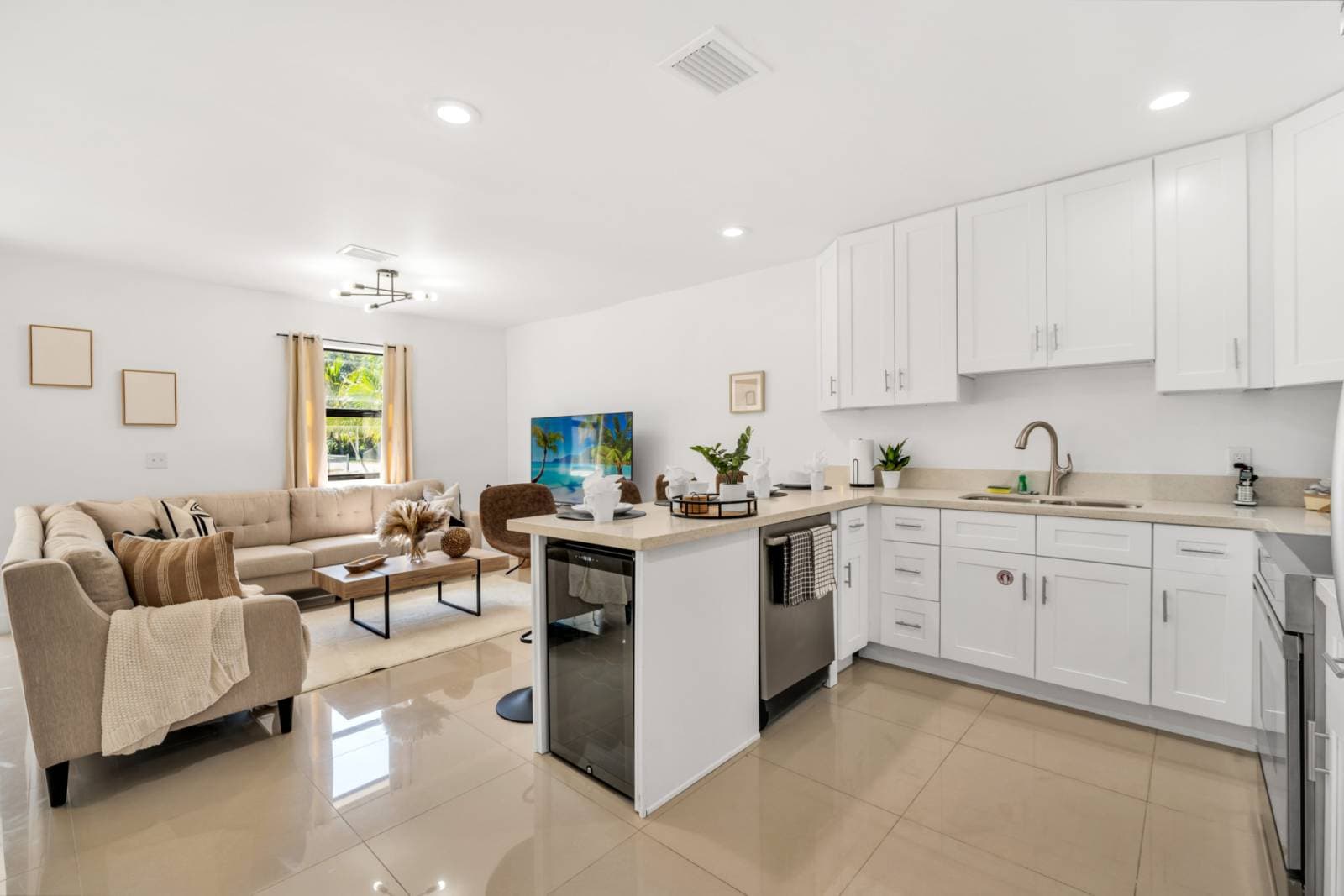 Urban Seaside - Image 9