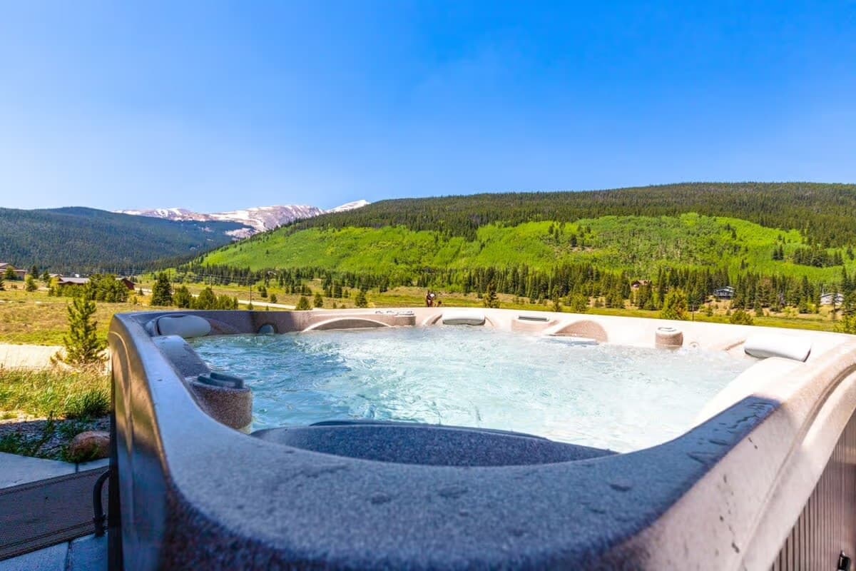 Echo Pines Chalet - Image 2