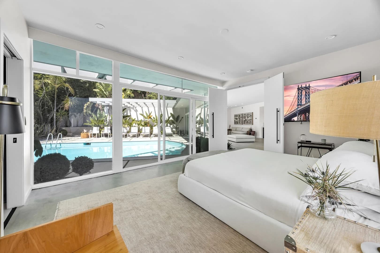 Sunset Plaza View - Image 21