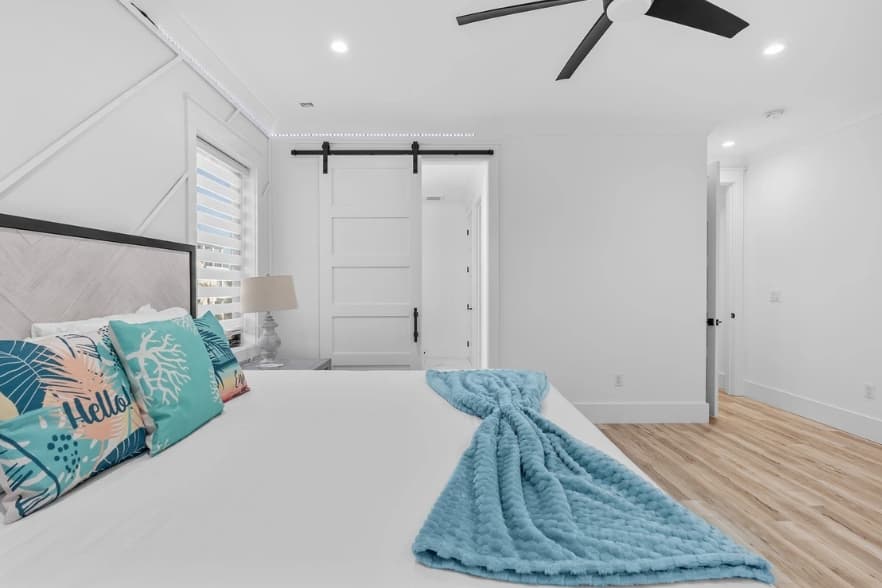 Happy by the Sea - Image 48