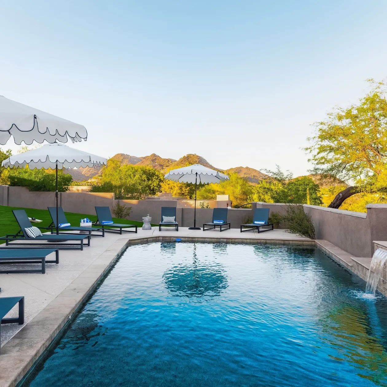 Julep Manor - Image 2