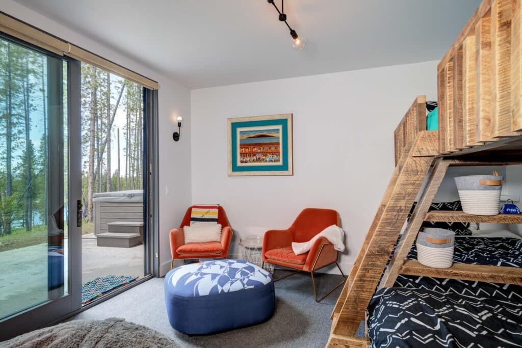 Lake Cabin #12 - Image 9