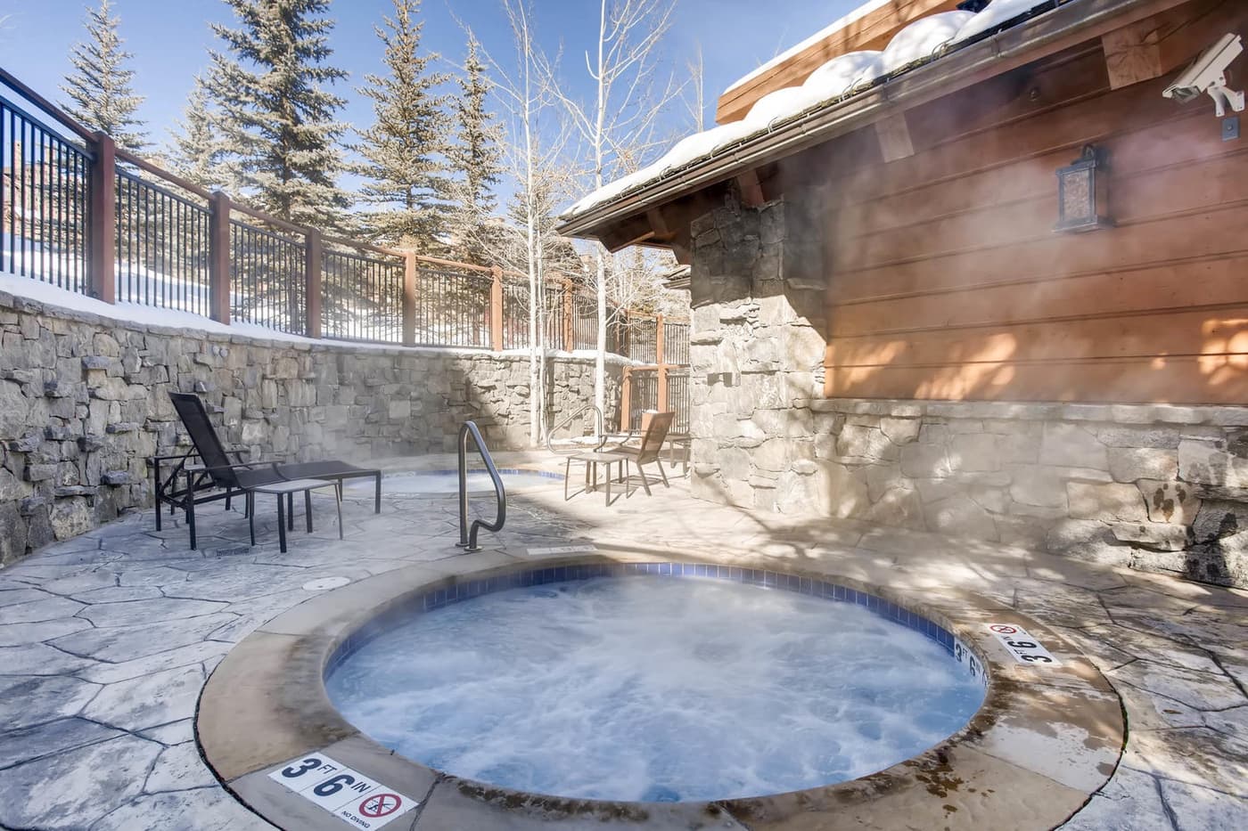 Lay Of The Land At Hummingbird Lodge - Image 2