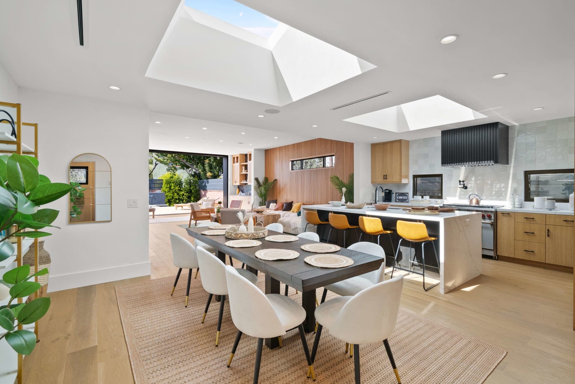 Lake Street - Image 5