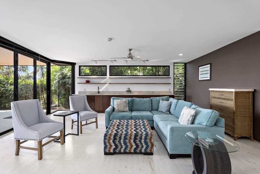 Tantalus Glass Home - Image 8