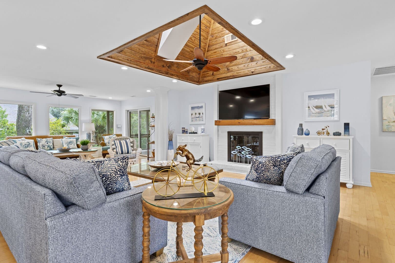 Tropical Retreat - Image 2