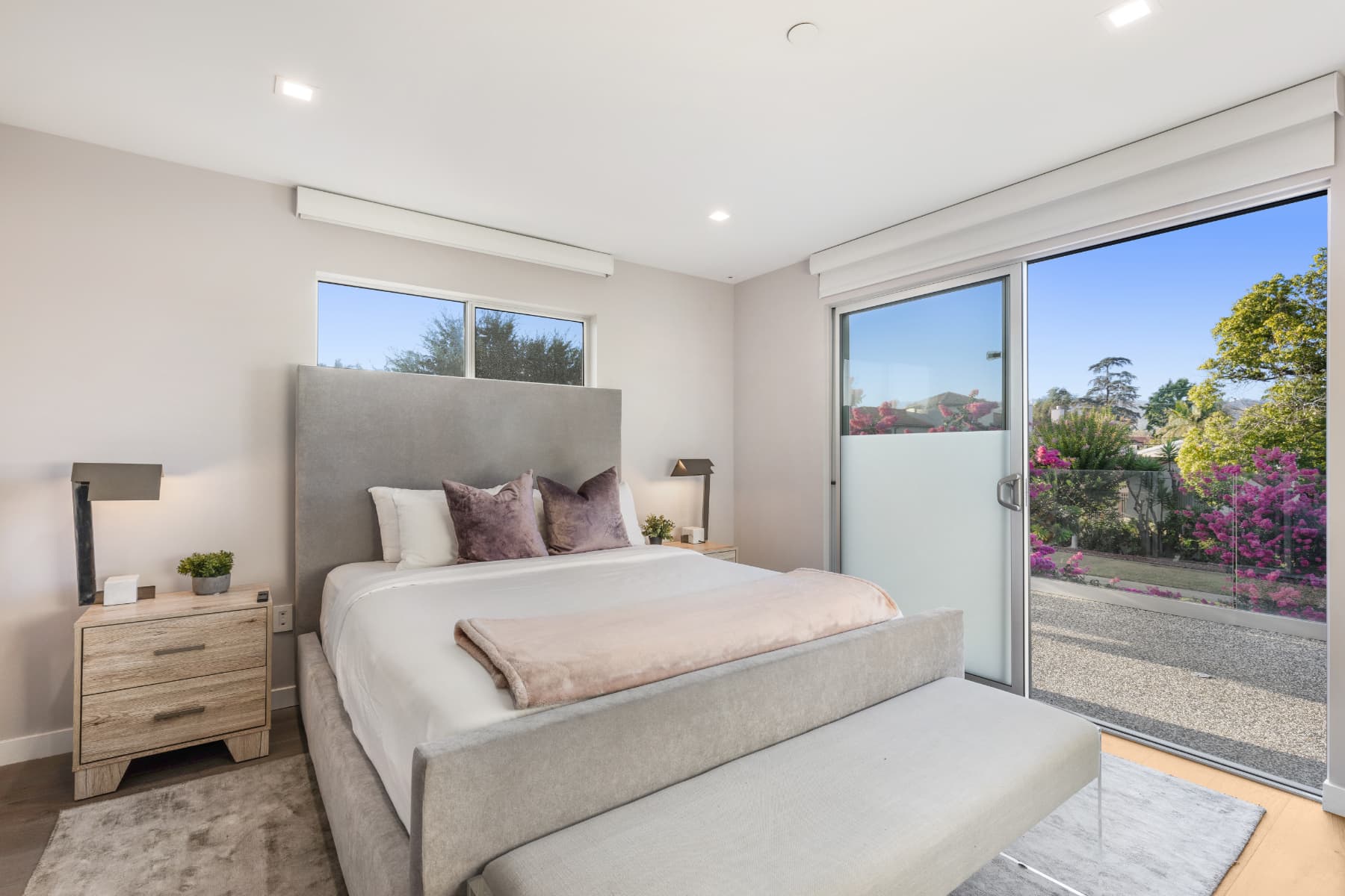 Lindenhurst House - Image 25