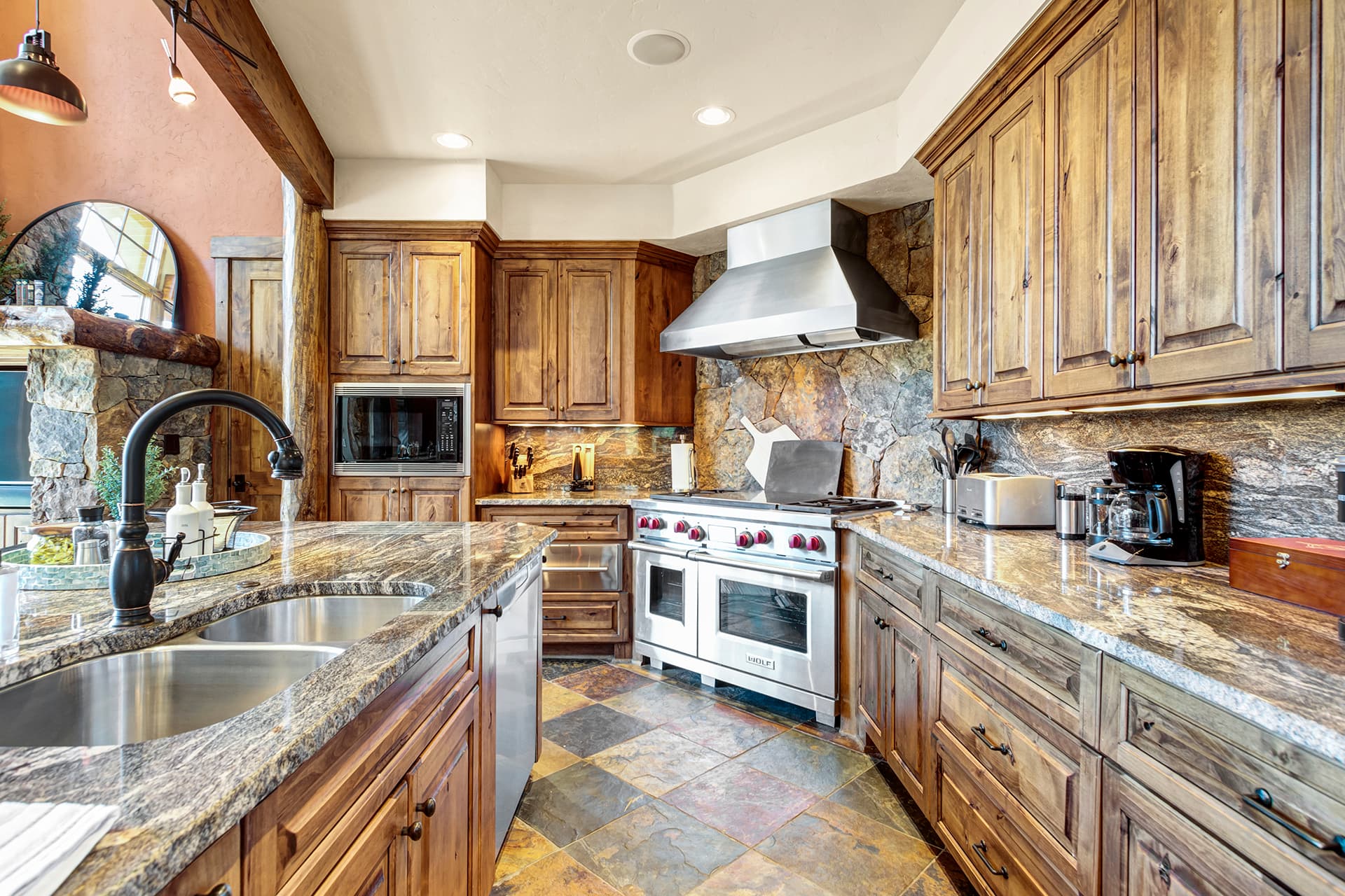 Twin Peaks Lodge - Image 9