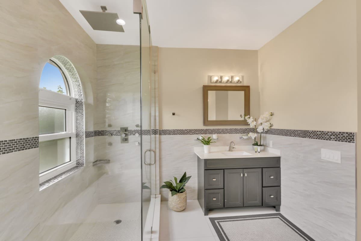 Northwest House - Image 12