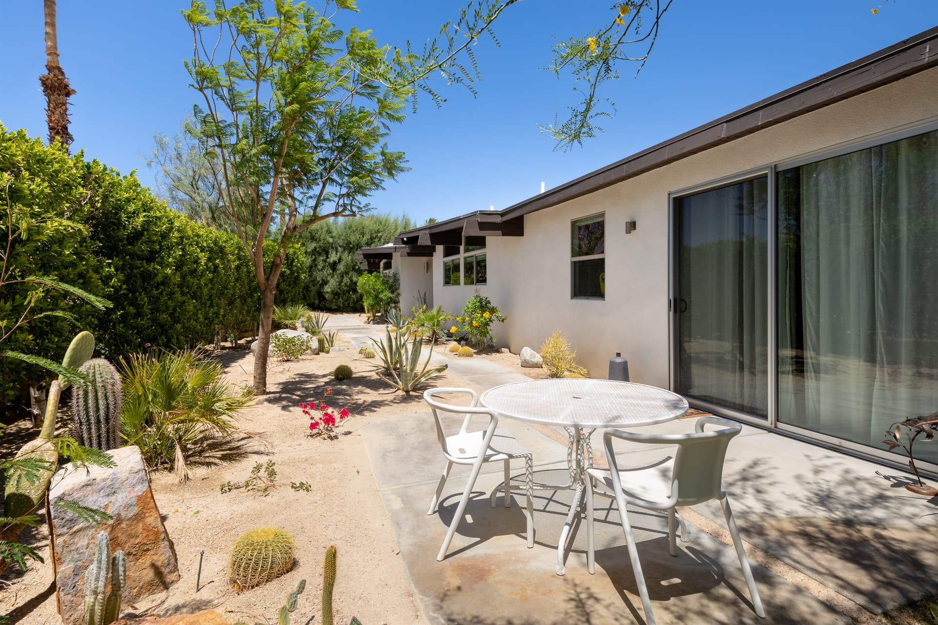 Hugh Kaptur’s Palm Springs Getaway - Image 5