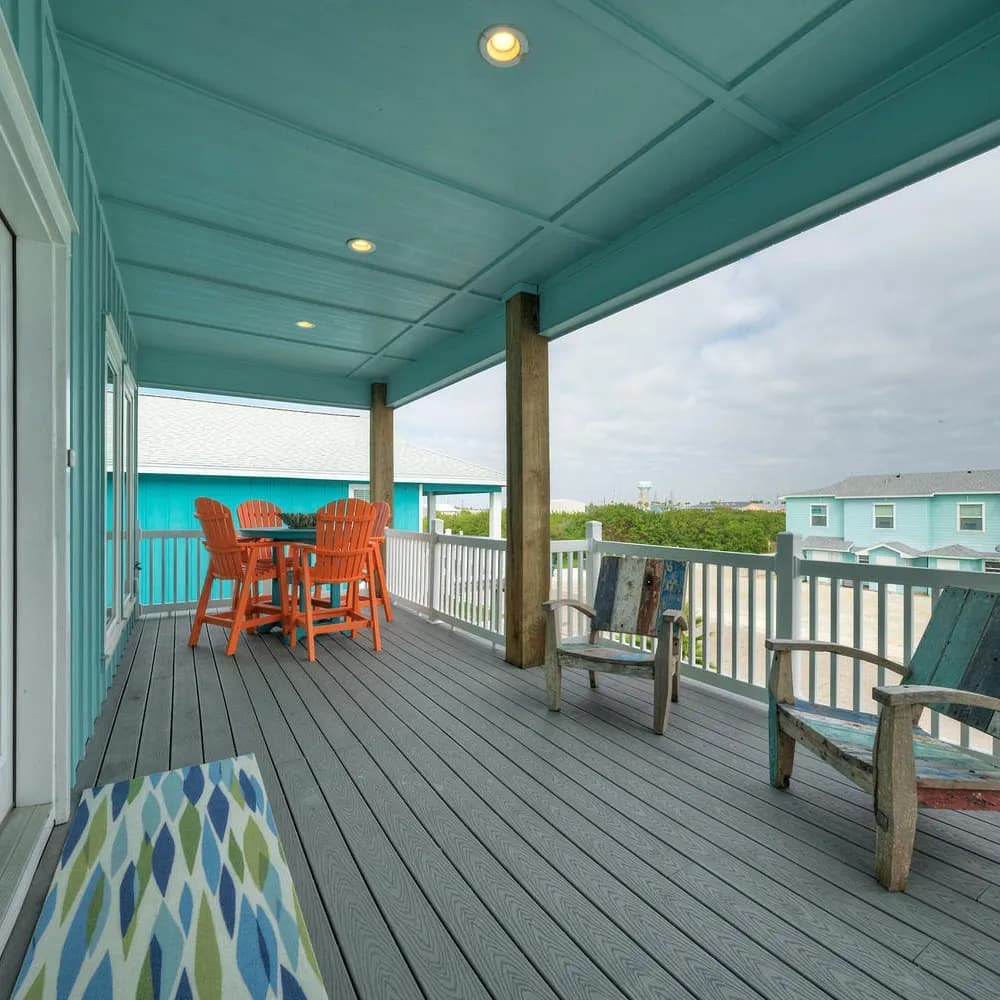 Bourbon Breeze - Image 28