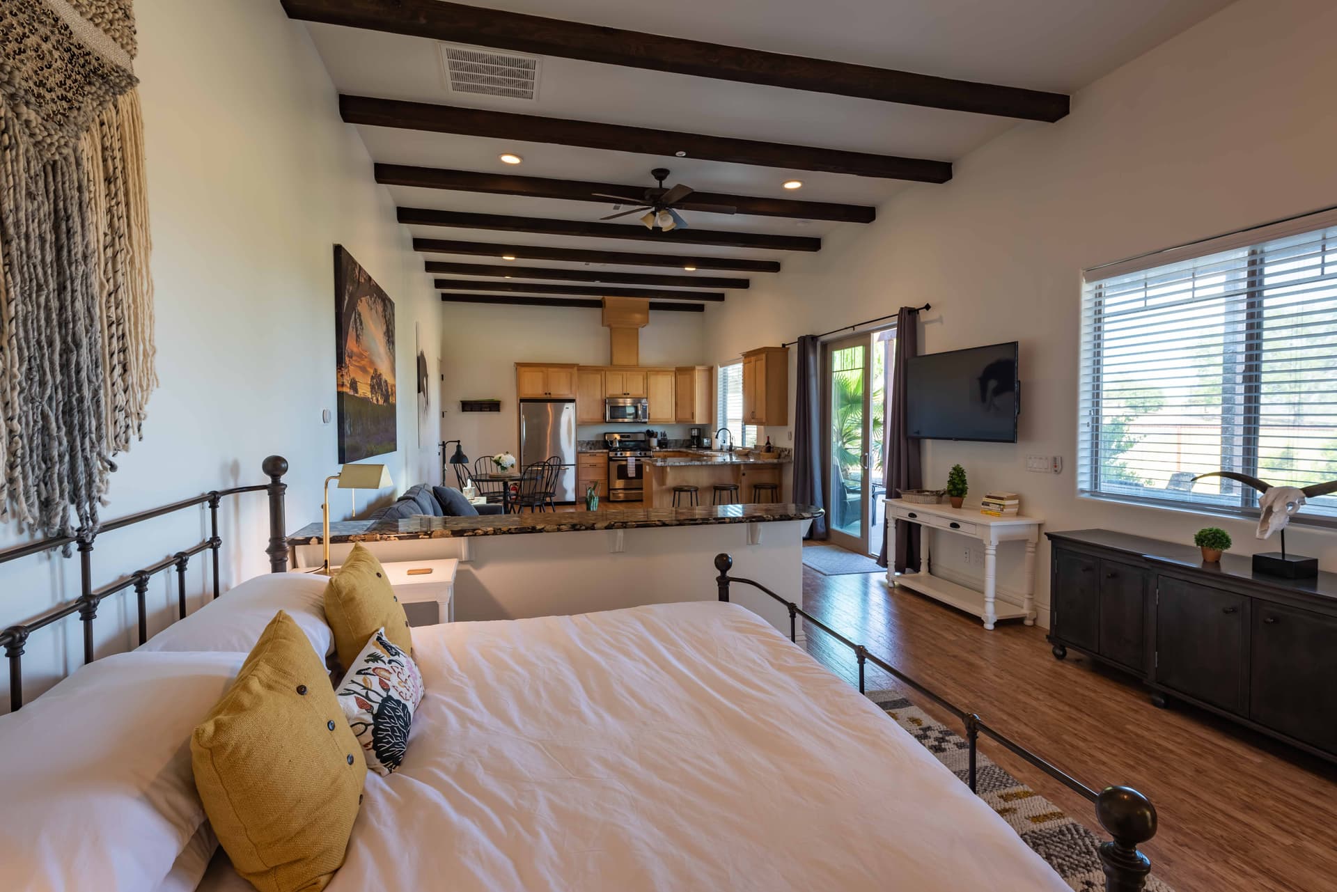 Frontier Hideaway Home - Image 19