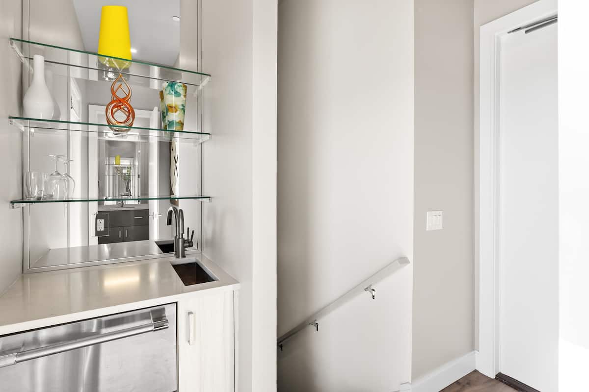 Crest One - Image 30