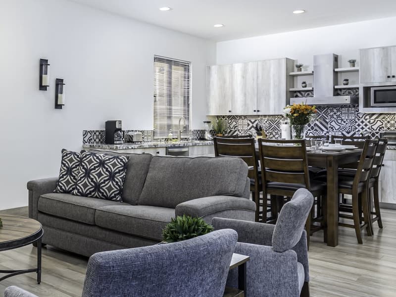 Pacific Retreat - Image 18