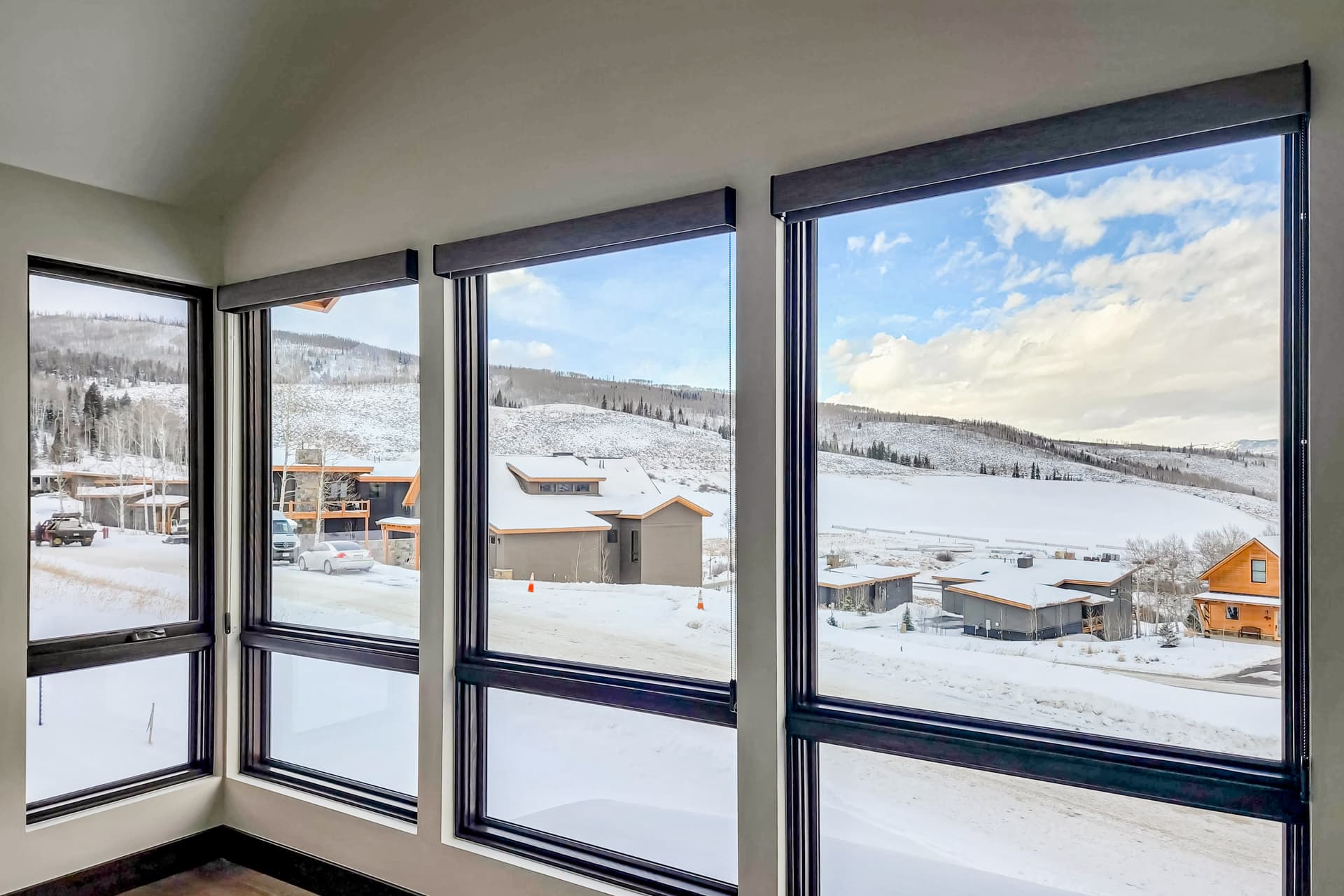 Slice of Silverthorne House - Image 18