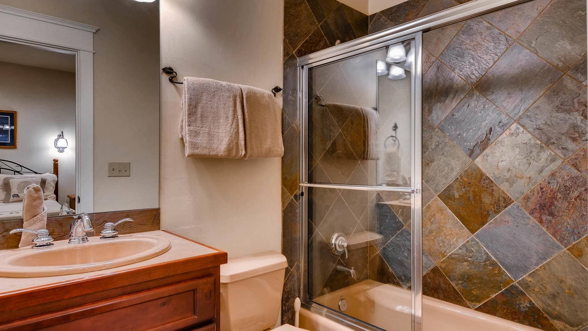 Victorian Home - Image 11