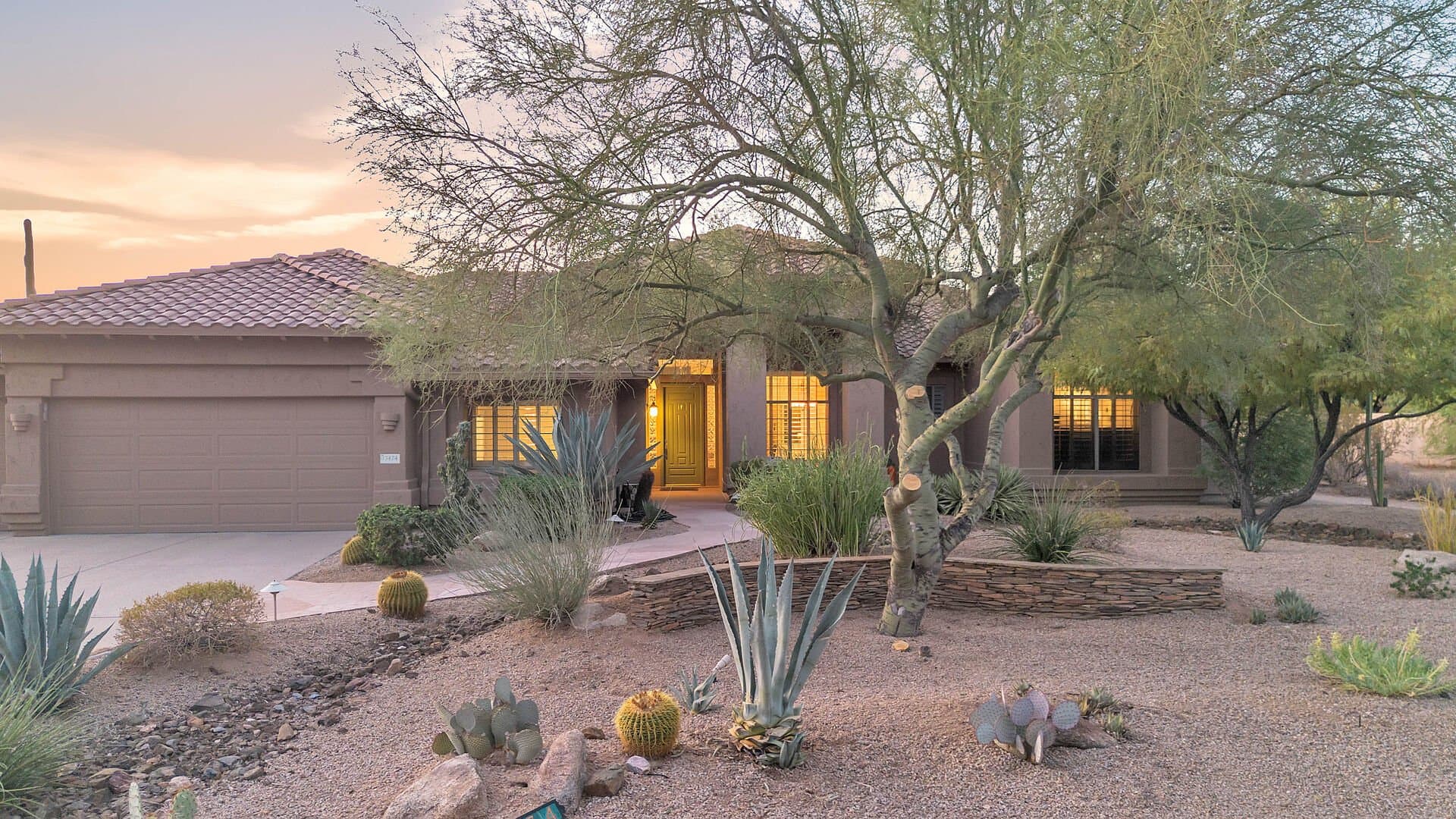 Scottsdale Redbird - Image 52