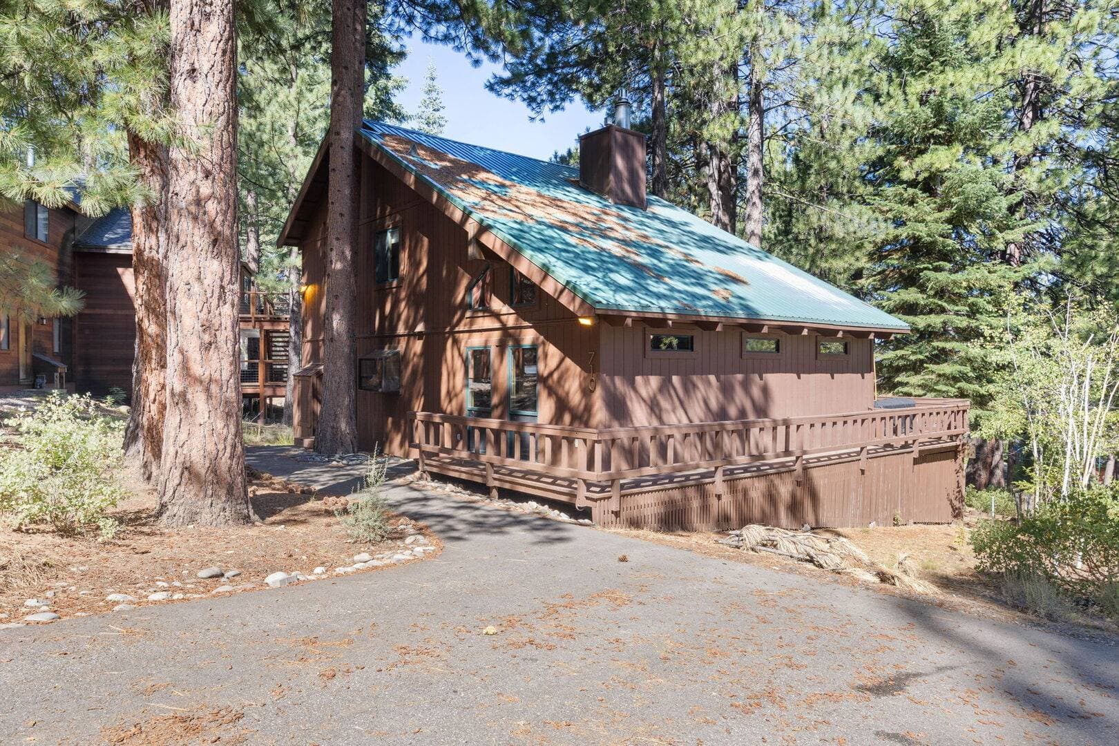 Sleeping Bear Lodge - Image 23