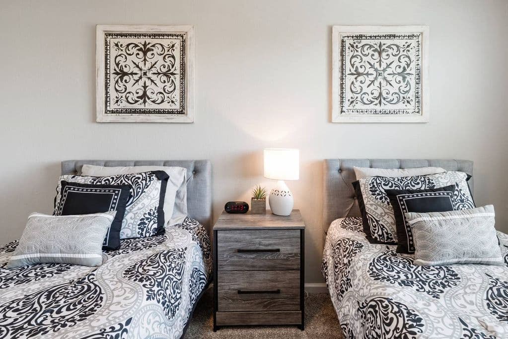 Rustic Modern Townhouse - Image 21