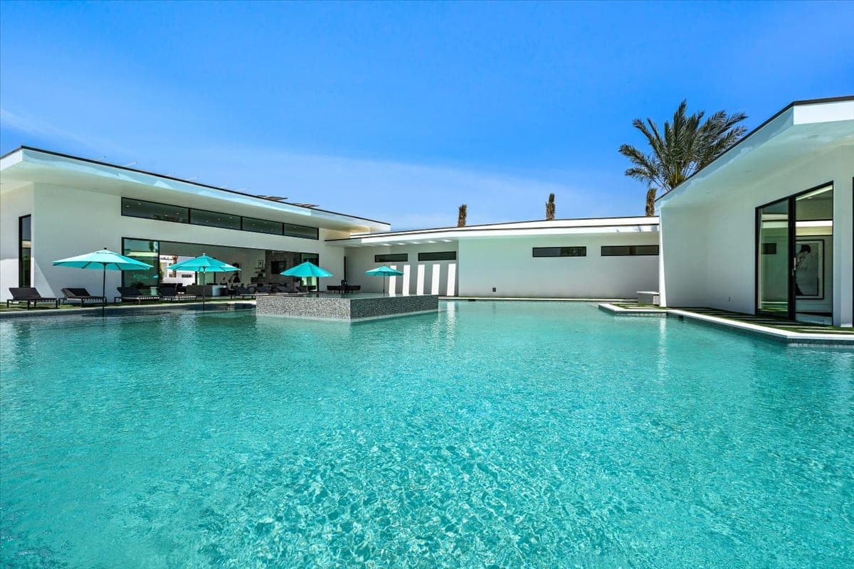 Bravo Villa #10 - Image 61